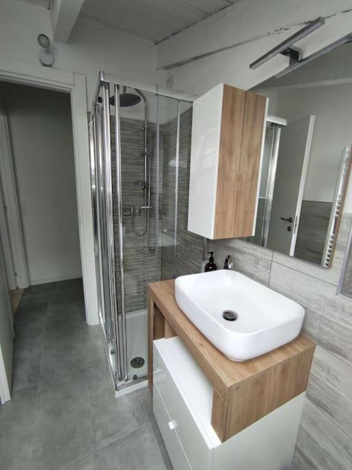 Апартаменты Free Parking Tiny House Wifi Netflix 15 Minuti Dal Duomo Милан Экстерьер фото